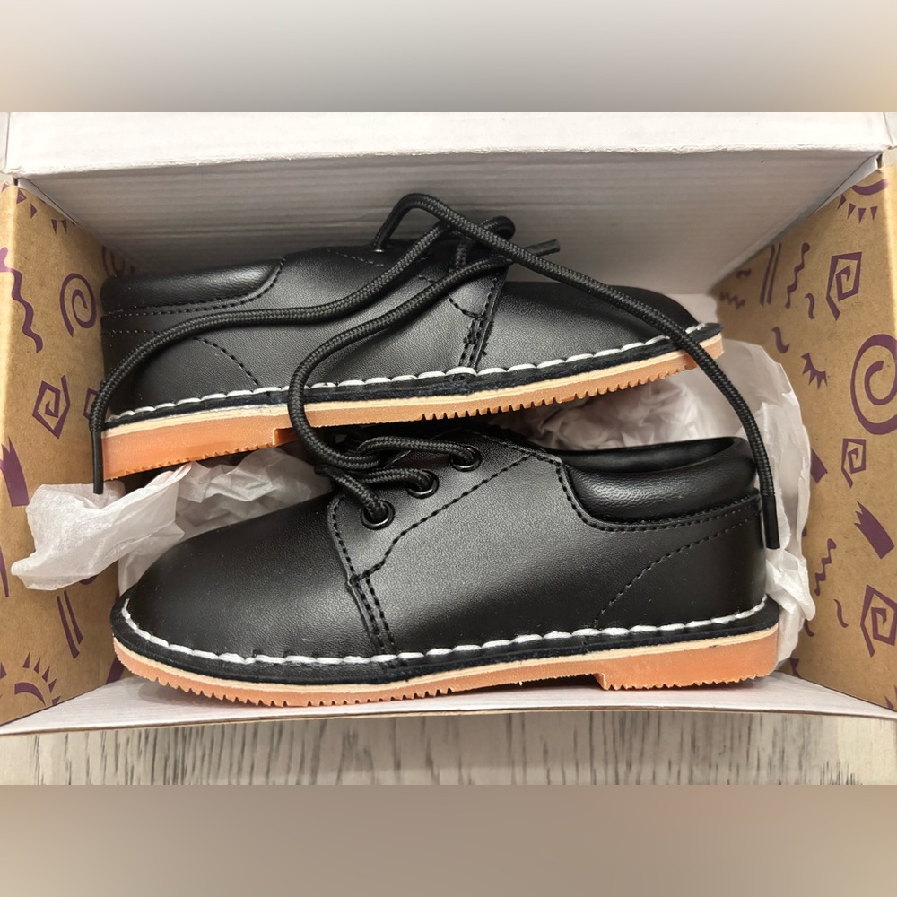 NWT L’Amour Black Boys Lace-Up Shoe Size 9 - Picture 4 of 6